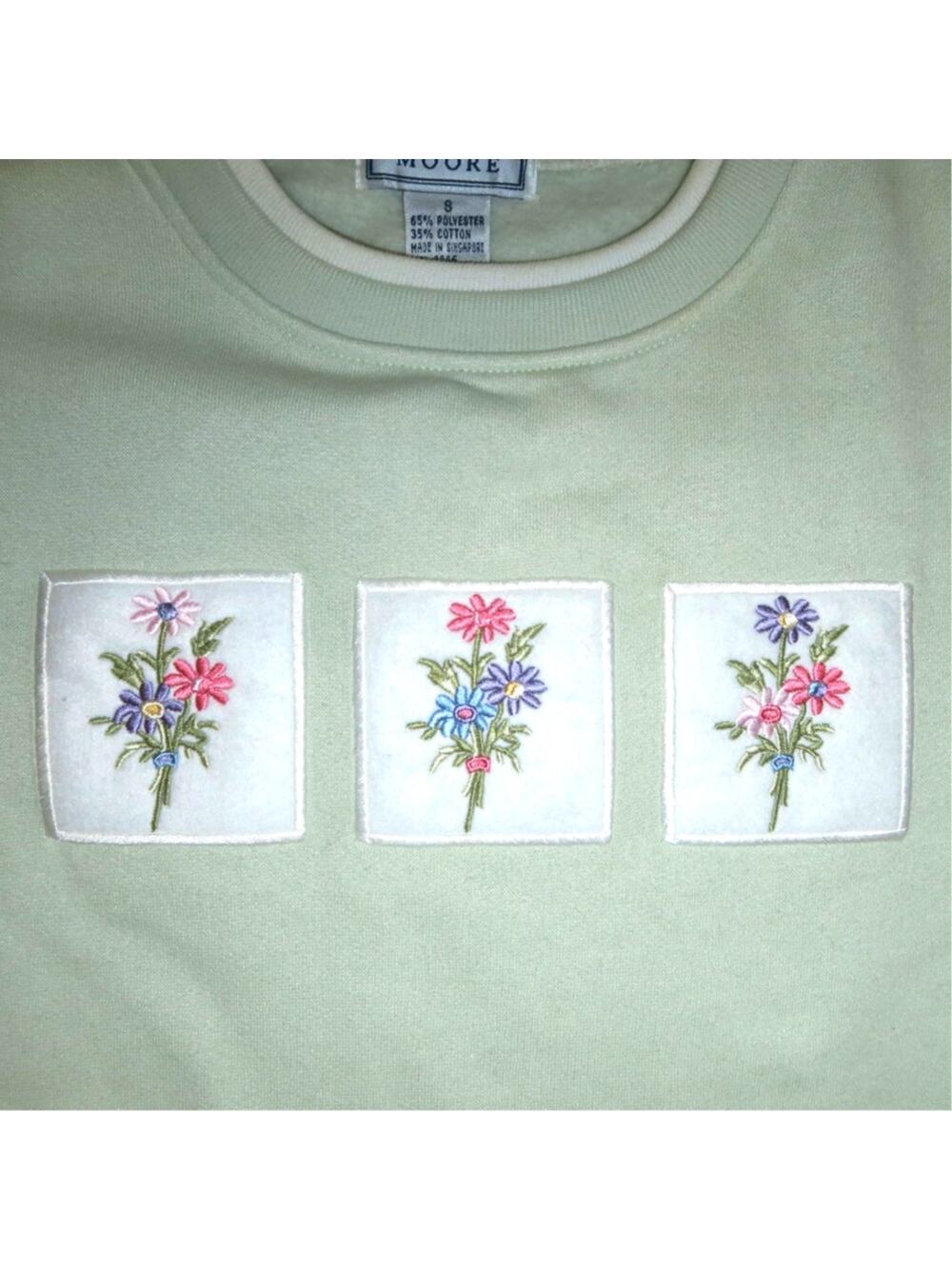Vintage Jennifer Moore Pastel Green Sweatshirt floral embroidery patches Size S